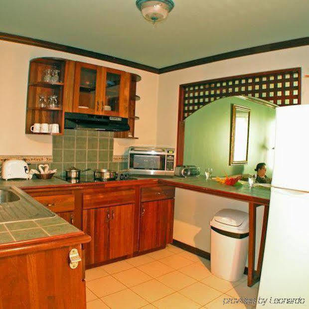 Getaways At Pueblo Real Hotell Quepos Exteriör bild